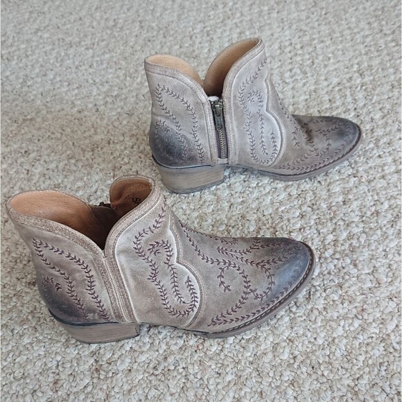Sterling River Taupe Embroidered R-Toe Booties SR6006 size 7M - Picture 1 of 12